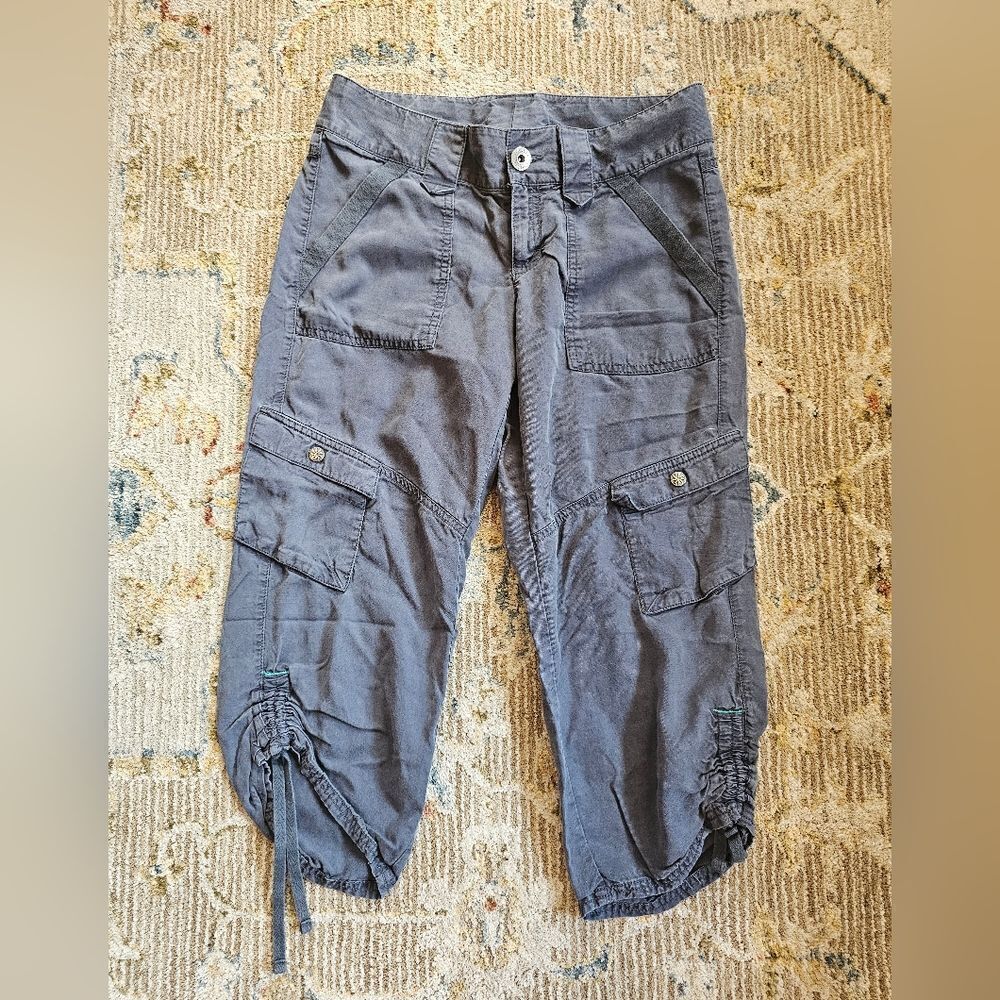 Athleta Gray Capris, Sz 4 Witb 22" Inseam